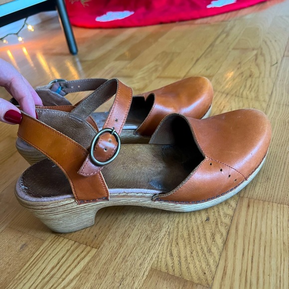 Dansko Shoes - Dansko clogs